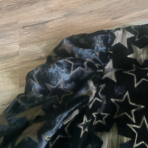 Vici velvet star top - Picture 5 of 5